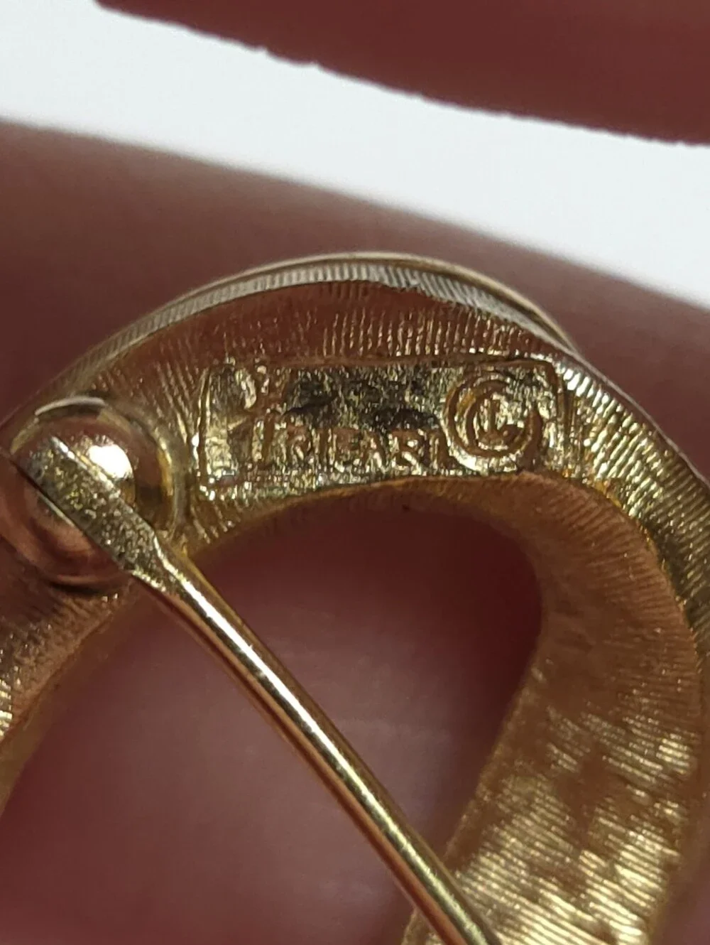 Vintage Crown Trifari Gold Textured S shape or Swirl Design Brooch